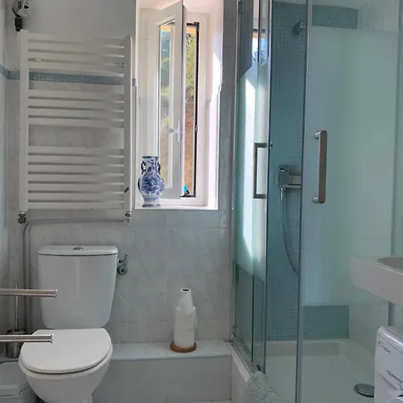 Au Calme Et Salon/cuisine + Sdb / Wifi-tv *