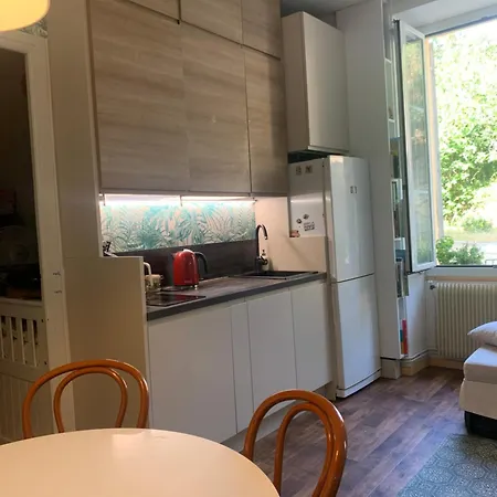 Au Calme Et Salon/cuisine + Sdb / Wifi-tv *