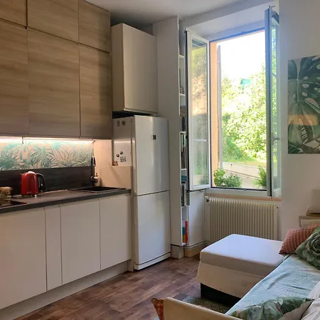 Au Calme Et Salon/cuisine + Sdb / Wifi-tv Apartament