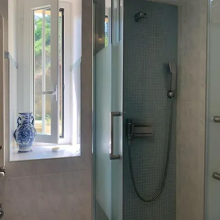 Au Calme Et Salon/cuisine + Sdb / Wifi-tv Apartament *
