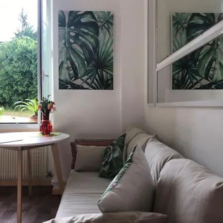 Au Calme Et Salon/cuisine + Sdb / Wifi-tv * Mentona